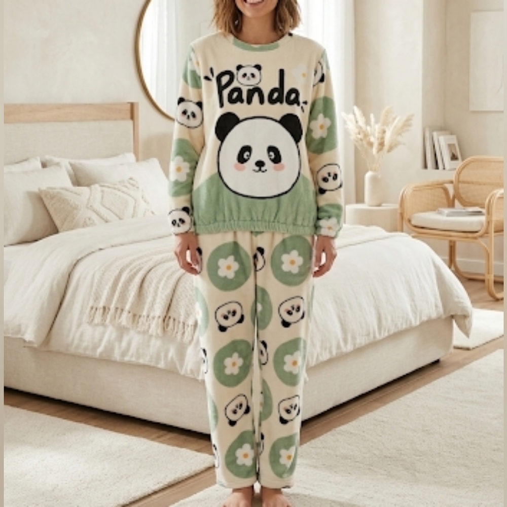 NWT SO CUTE🐼Panda Print Plush COZY Pajama Set - Cream & Green Fits Sz S/M - Picture 2 of 8